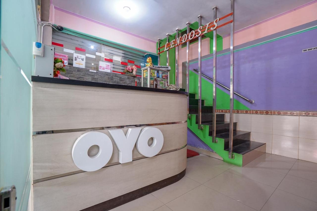 Oyo 1495 Hotel Lendosis Palembang Exterior foto