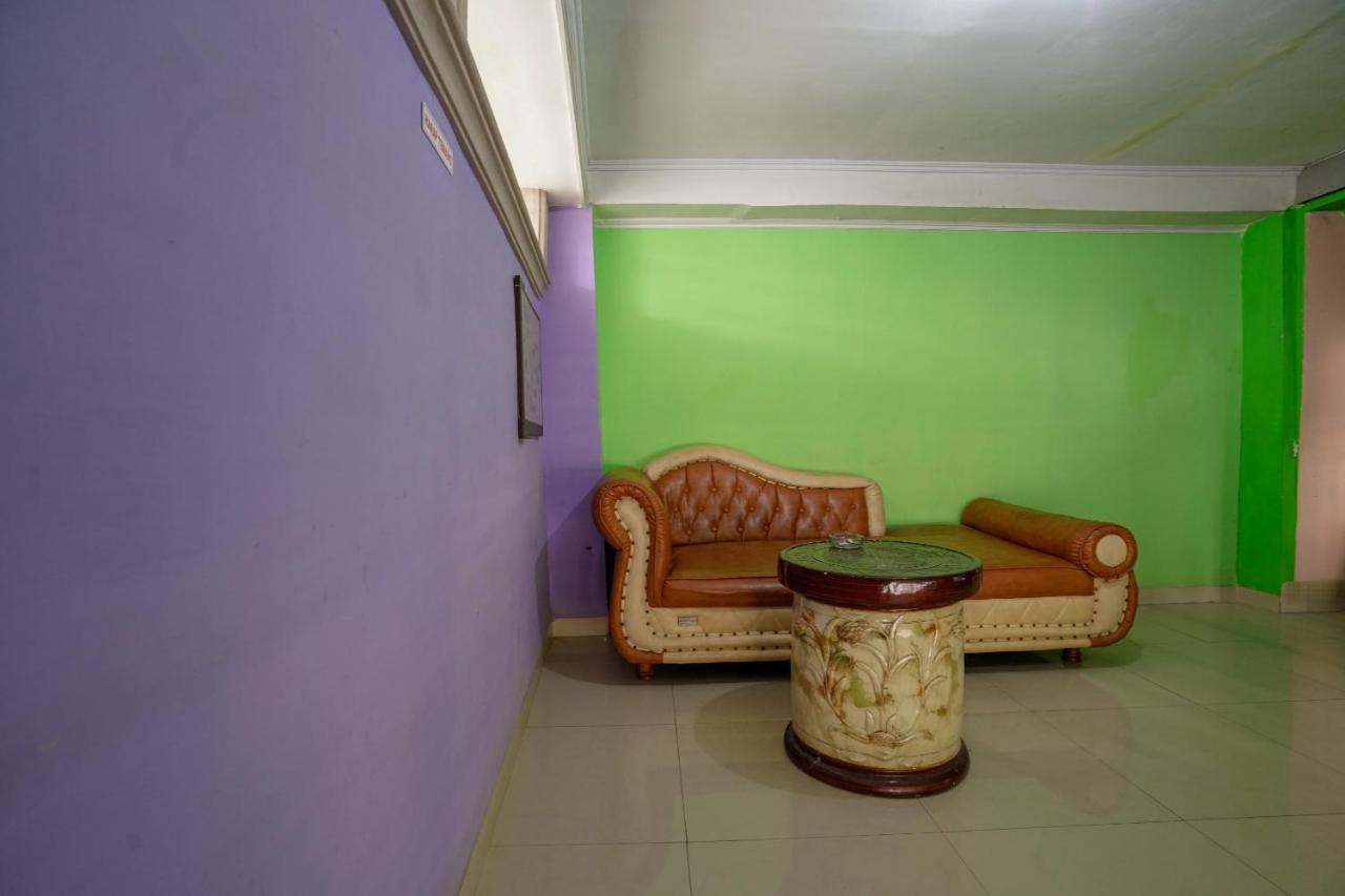 Oyo 1495 Hotel Lendosis Palembang Exterior foto